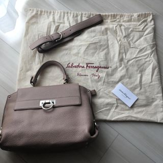 Ferragamo - 【lily様専用】美品✨フェラガモ ソフィアの通販 by Ferragamo - 【lily様専用】美品✨フェラガモ ソフィアの通販 by