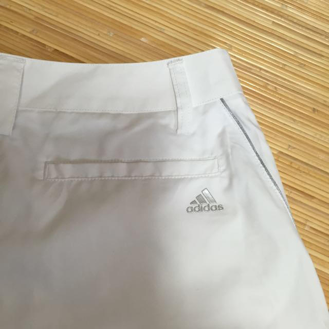 adidas(アディダス)のadidasゴルフスカート レディースのスカート(ミニスカート)の商品写真