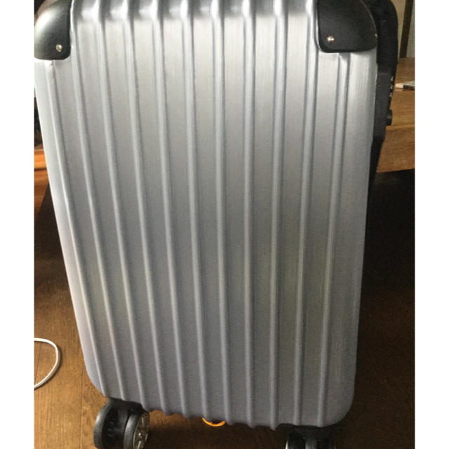 キャリーバック  シルバー  M レディースのバッグ(スーツケース/キャリーバッグ)の商品写真