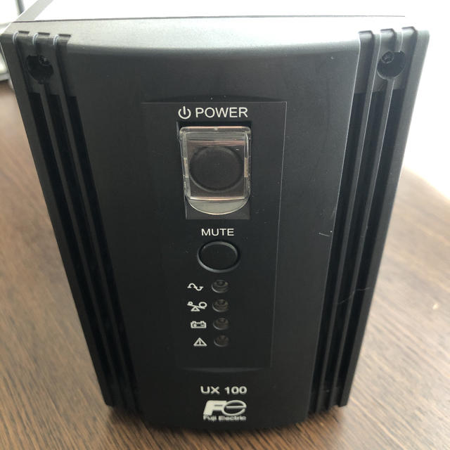 ジャンク 無停電電源装置(UPS) 富士電機 UX100-500VAの通販 by ジャンク 無停電電源装置(UPS) 富士電機 UX100-500VAの通販 by