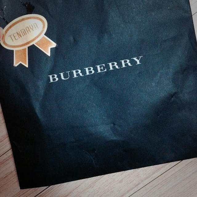 BURBERRY(バーバリー)の新品未使用✨Burberry✨ハンカチ メンズのファッション小物(ハンカチ/ポケットチーフ)の商品写真