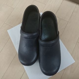 ダンスコ(dansko)の専用 dansko MIYOKO OKAO コラボ オイルレザークロッグ(ローファー/革靴)