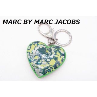 マークバイマークジェイコブス(MARC BY MARC JACOBS)の【P-772】マークバイマークジェイコブス ハート キーホルダー グリーン(キーホルダー)