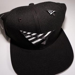 ROCNATION SNAPBACK NEWERAキャップ