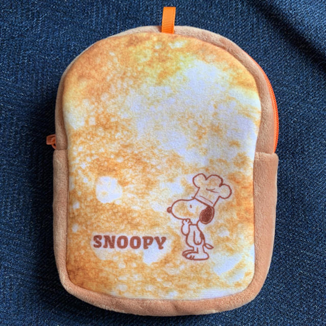 SNOOPY(スヌーピー)のSNOOPY♡食パンポーチ エンタメ/ホビーのおもちゃ/ぬいぐるみ(キャラクターグッズ)の商品写真