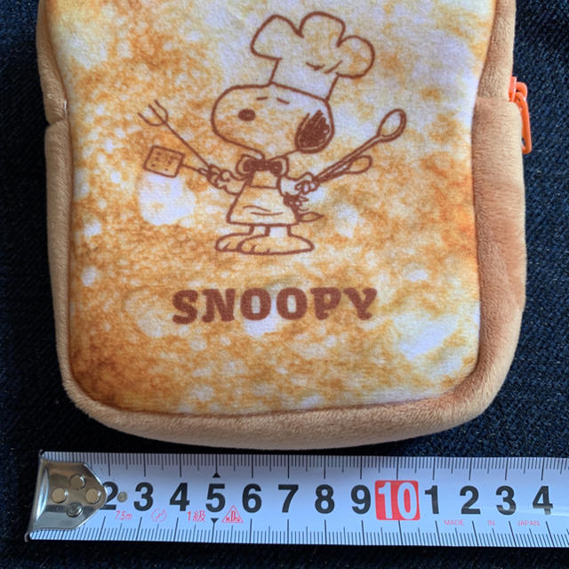 SNOOPY(スヌーピー)のSNOOPY♡食パンポーチ エンタメ/ホビーのおもちゃ/ぬいぐるみ(キャラクターグッズ)の商品写真