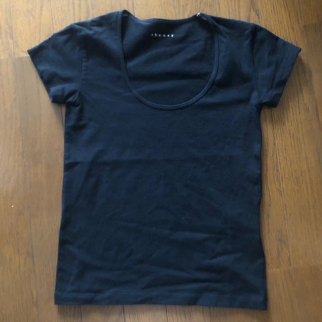 theory(セオリー)のTheory Tシャツ/カットソー サイズ2 レディースのトップス(Tシャツ(半袖/袖なし))の商品写真