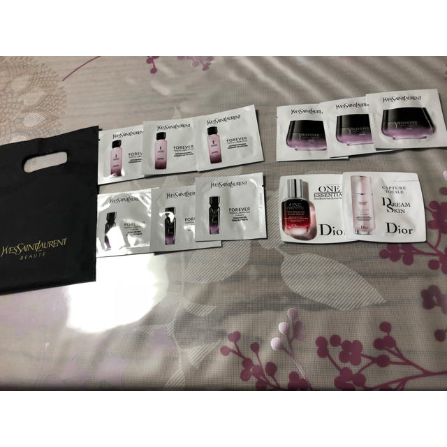 Yves Saint Laurent Beaute(イヴサンローランボーテ)の最終値下げ！イヴ・サンローラン Dior 化粧水 試供品 コスメ/美容のキット/セット(サンプル/トライアルキット)の商品写真