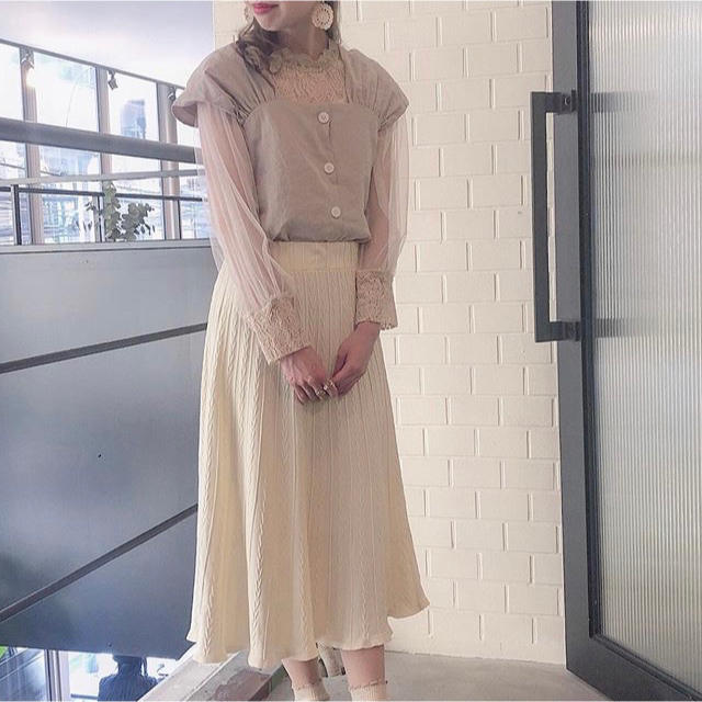 完売】【完売】cygne シーニュ フロントボタンビスチェ Nelly ブラック