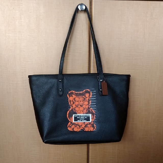 ☆新品☆コーチ　CITY ZIP TOTE  F78203
　ガミーベアシリーズ