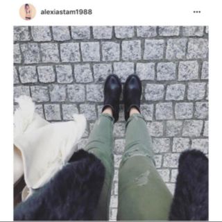 ザラ(ZARA)の山中美智子 愛用 ダメージスキニーパンツ カーキ ボトム ザラ ZARA デニム(スキニーパンツ)