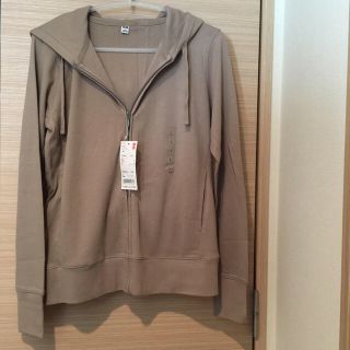 ユニクロ(UNIQLO)の【新品・未使用】UNIQLO WOMEN ソフトタッチフルジップパーカー(長袖)(パーカー)