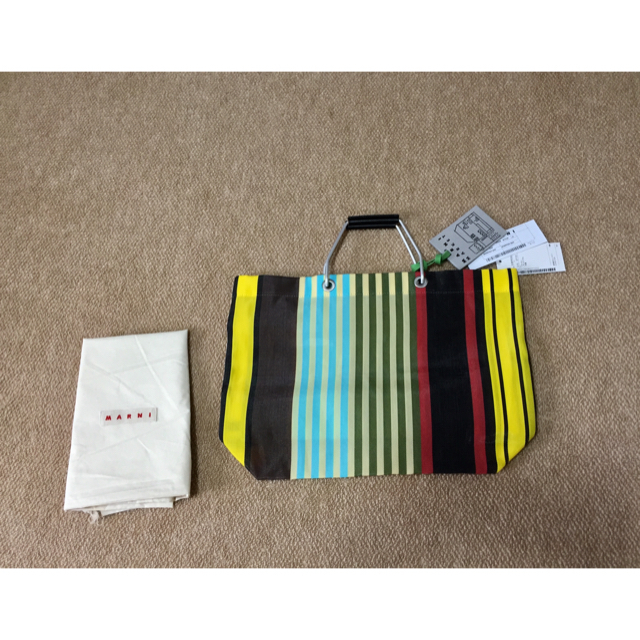 Marni(マルニ)の新品‼️Marniマルニ ストライプバック 今季フラワーカフェ購入 レディースのバッグ(トートバッグ)の商品写真