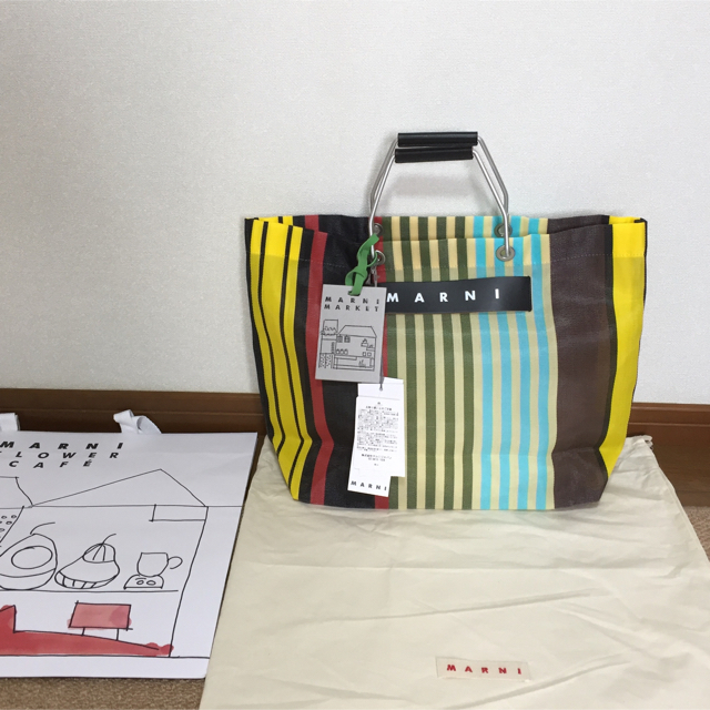 Marni(マルニ)の新品‼️Marniマルニ ストライプバック 今季フラワーカフェ購入 レディースのバッグ(トートバッグ)の商品写真