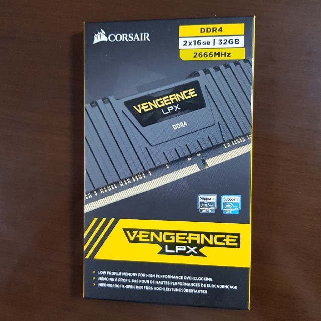 Corsair DDR4 32GBメモリー CMK32GX4M2A2666C16