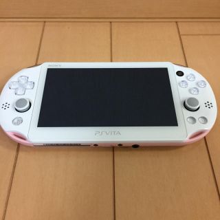 プレイステーションヴィータ(PlayStation Vita)の美品 PSVITA 本体 ライトピンク/ホワイト オマケ付き(家庭用ゲーム機本体)