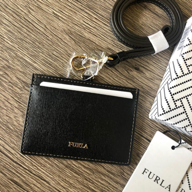 新品 フルラ FURLA パスケース 社員証 フルラ カードケース ブラック ...