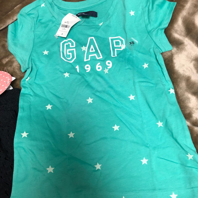 GAP(ギャップ)の110GAPTシャツ黒ショーパン110可愛い未使用 キッズ/ベビー/マタニティのキッズ服女の子用(90cm~)(パンツ/スパッツ)の商品写真