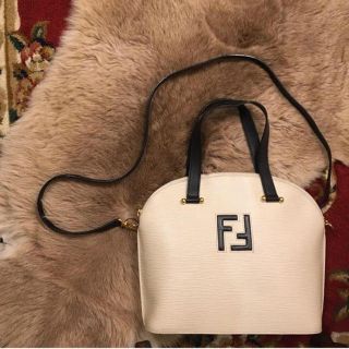 フェンディ(FENDI)の土日限定！美品！FENDIバイカラーBAG(ハンドバッグ)