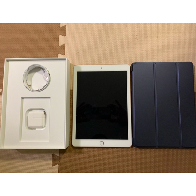 iPad(アイパッド)のipad9.7インチ 第6世代 32GB ゴールド スマホ/家電/カメラのPC/タブレット(タブレット)の商品写真