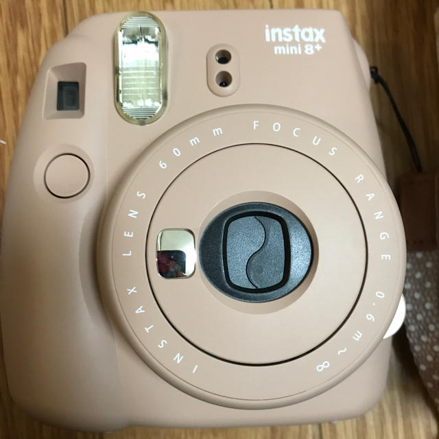 富士フイルム(フジフイルム)のチェキ instax mini8+ 本体 フィルム スマホ/家電/カメラのカメラ(フィルムカメラ)の商品写真