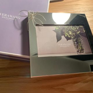 ヴェラウォン(Vera Wang)のVERA WANG 写真たて引越しにつき、値下げ中！(フォトフレーム)