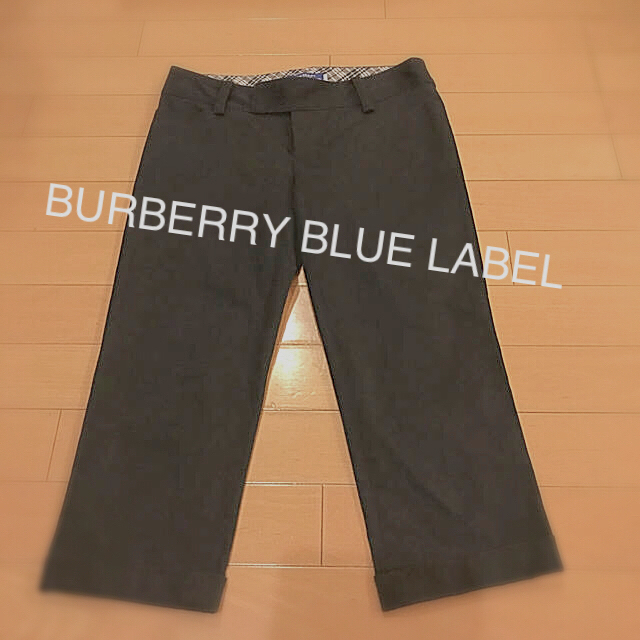 BURBERRY BLUE LABEL(バーバリーブルーレーベル)の★バーバリー ブルーレーベル★黒 クロップドパンツ 36 ホース刺繍　日本製 レディースのパンツ(クロップドパンツ)の商品写真