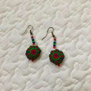 ニコアンド(niko and...)の刺繍ピアス(ピアス)