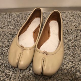 マルタンマルジェラ(Maison Martin Margiela)のマルジェラ 足袋バレエ 38 ベージュ(バレエシューズ)