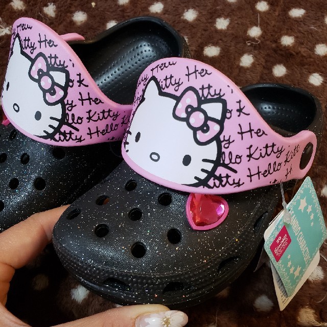 ハローキティ - 新品♡キティちゃんのクロックス風サンダル♡の ハローキティ - 新品♡キティちゃんのクロックス風サンダル♡の