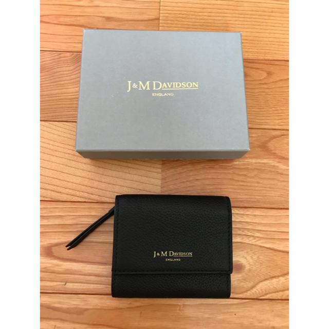 J&M DAVIDSON(ジェイアンドエムデヴィッドソン)の新品未使用 J&M DAVIDSON 三つ折り財布 黒 レディースのファッション小物(財布)の商品写真