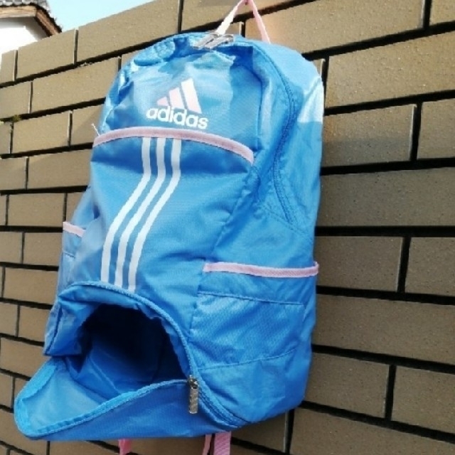 adidas(アディダス)のadidas アディダス サッカー ボール リュックサック  水色×ピンク女の子 スポーツ/アウトドアのサッカー/フットサル(その他)の商品写真