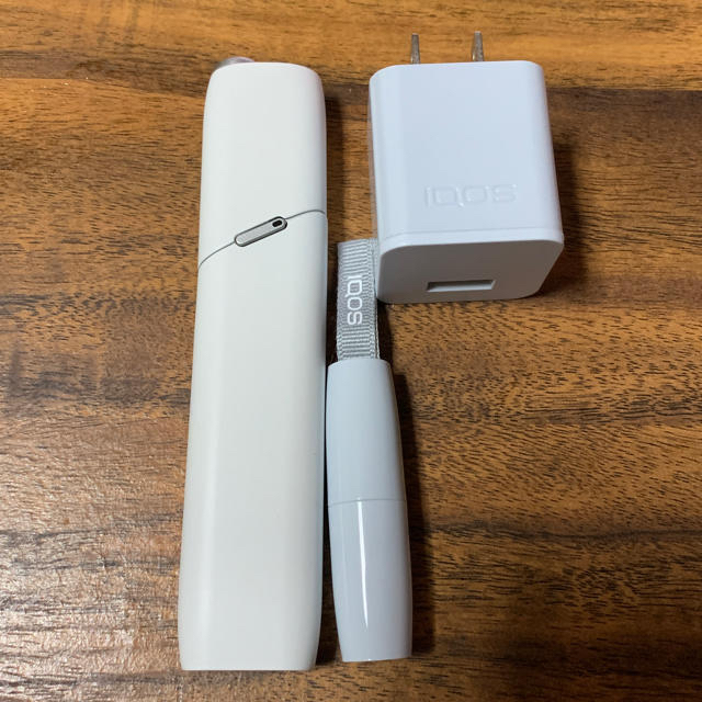 IQOS(アイコス)のIQOS3 MULTI ウォームホワイト メンズのファッション小物(タバコグッズ)の商品写真