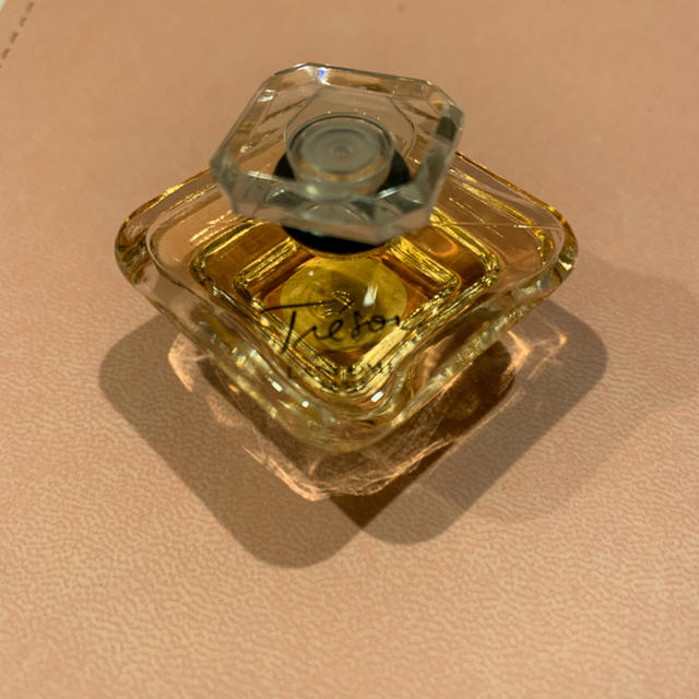 LANCOME(ランコム)のランコム トレゾァ オー ドゥ パルファム 7.5ml コスメ/美容の香水(香水(女性用))の商品写真
