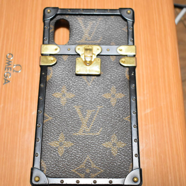 LOUIS VUITTON アイトランク　iPhone X．XS