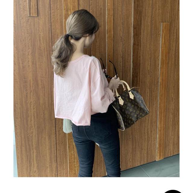 TODAYFUL(トゥデイフル)のlouren semicrop round cut Tshirt pink レディースのトップス(Tシャツ(長袖/七分))の商品写真