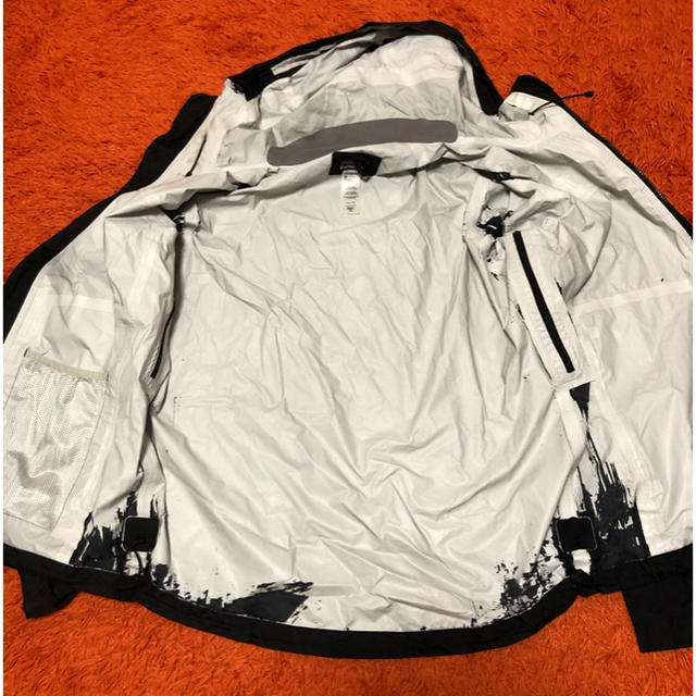 patagonia(パタゴニア)のパタゴニア ナイロン パーカー ブラック ジャンク品 メンズのジャケット/アウター(ナイロンジャケット)の商品写真