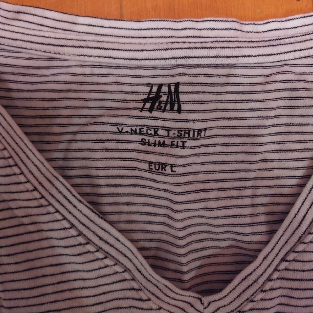 H&M(エイチアンドエム)のH&M　Vネック Tシャツ 　Lサイズ メンズのトップス(Tシャツ/カットソー(半袖/袖なし))の商品写真