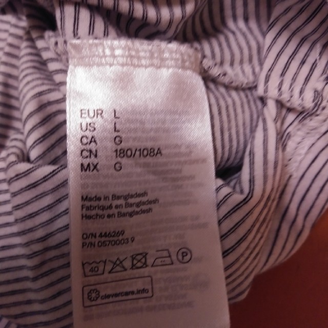 H&M(エイチアンドエム)のH&M　Vネック Tシャツ 　Lサイズ メンズのトップス(Tシャツ/カットソー(半袖/袖なし))の商品写真