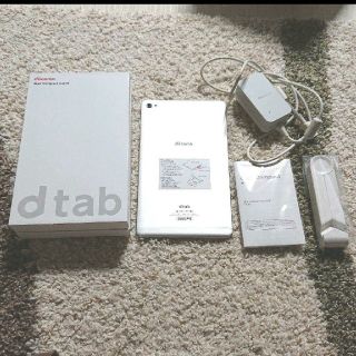 dtab compact d-02H Silver（S）(タブレット)