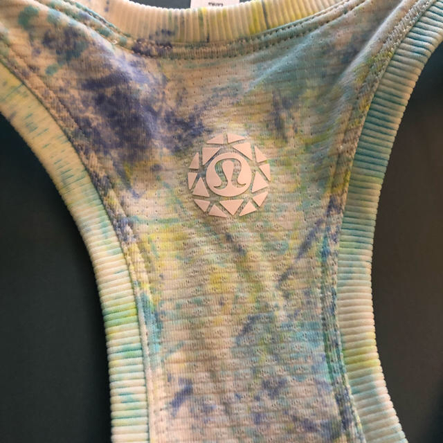 lululemon(ルルレモン)の限定タンク レディースのトップス(タンクトップ)の商品写真