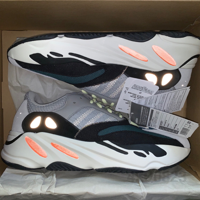 adidas(アディダス)の本日限定価格 YEEZY BOOST 700 WAVE RUNNER メンズの靴/シューズ(スニーカー)の商品写真