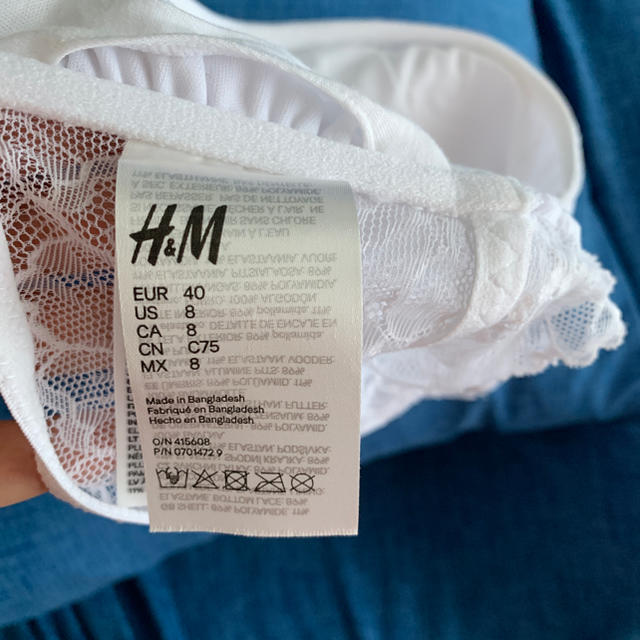 H&M(エイチアンドエム)のブラトップ 白 レース レディースのトップス(ベアトップ/チューブトップ)の商品写真