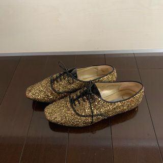 ジミーチュウ(JIMMY CHOO)のジミーチュウのゴールドラメのフラットシューズ(その他)