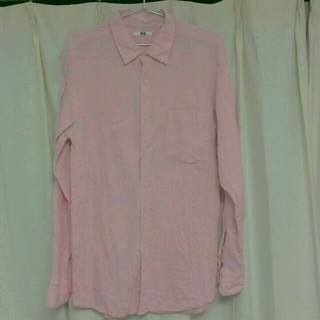 ユニクロ(UNIQLO)のリネン 麻100% ピンク  シャツ

(シャツ)