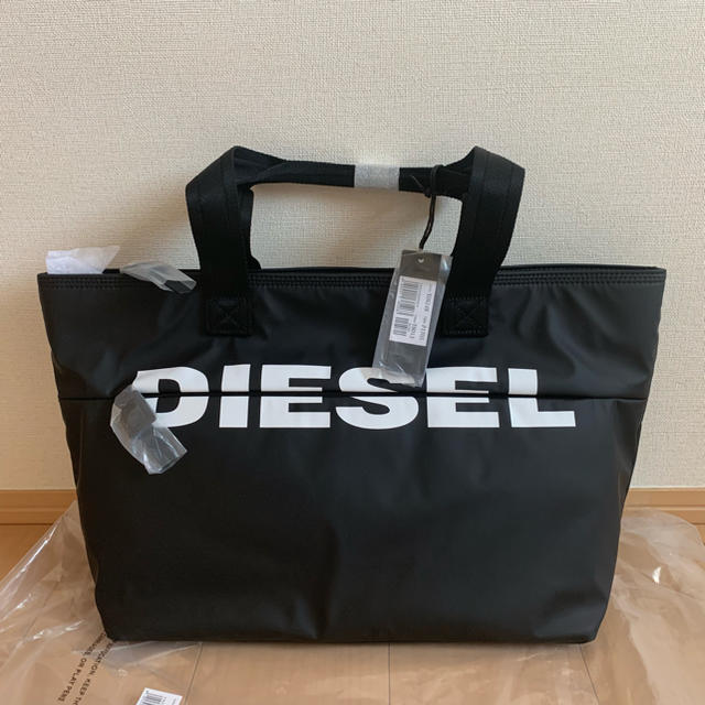 DIESEL(ディーゼル)の値引き不可！Diesel F-Bold Shopper IIブラック！新品未使用 レディースのバッグ(トートバッグ)の商品写真