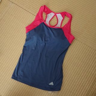 アディダス(adidas)の【かーくん様専用】アディダス カップ付き タンクトップ(トレーニング用品)