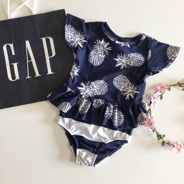 babyGAP(ベビーギャップ)の新品♡今季♡baby gap♡水着 ラッシュガード♡ビキニ /ユニクロ ラルフ  キッズ/ベビー/マタニティのキッズ服女の子用(90cm~)(水着)の商品写真