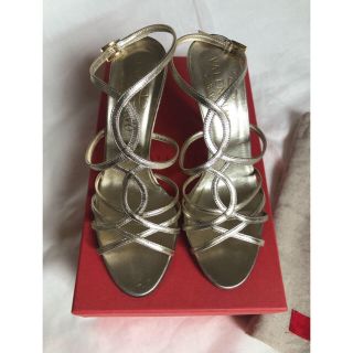 ヴァレンティノ(VALENTINO)の美品！ ★ヴァレンティノ★ GOLD ハイヒールサンダル (ハイヒール/パンプス)