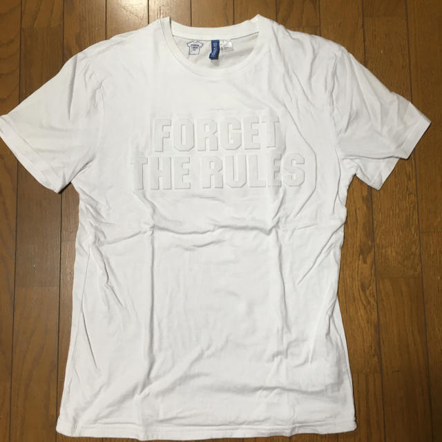 H&M(エイチアンドエム)のH&M エイチ アンド エム ロゴ 白 Tシャツ メンズのトップス(Tシャツ/カットソー(半袖/袖なし))の商品写真